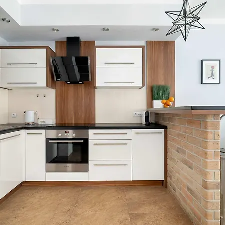 Przytulny Jasny Z Balkonem Oraz Parkingiem By Renters Apartamento
