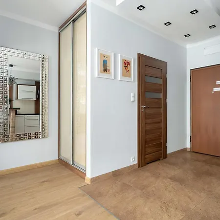 Przytulny Jasny Z Balkonem Oraz Parkingiem By Renters Poznan