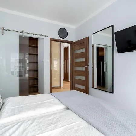 Przytulny Jasny Z Balkonem Oraz Parkingiem By Renters Apartamento Poznan