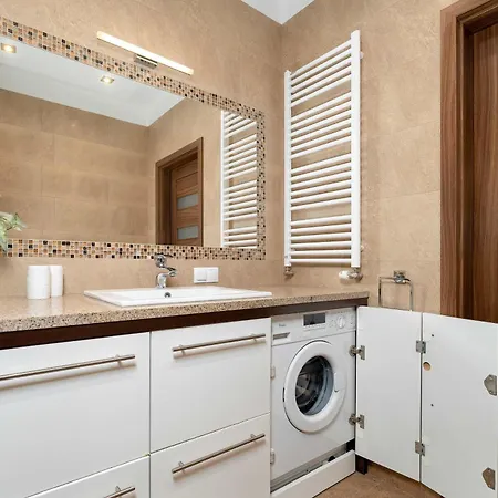 Przytulny Jasny Z Balkonem Oraz Parkingiem By Renters Apartamento Poznan